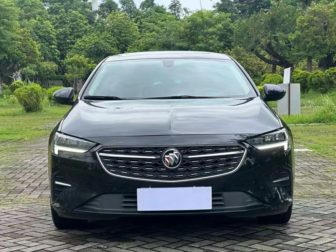 Buick 2022 Regal 1.5T 552T Smart Automatic Gear 2