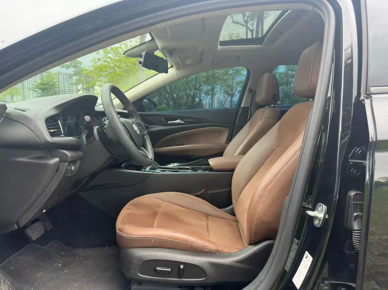 Buick 2022 Regal 1.5T 552T Smart Automatic Gear 4