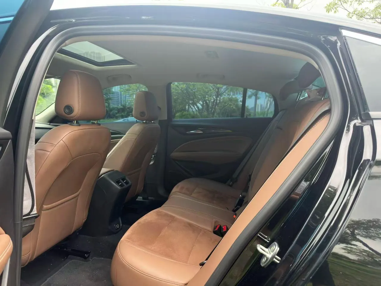 Buick 2022 Regal 1.5T 552T Smart Automatic Gear 5