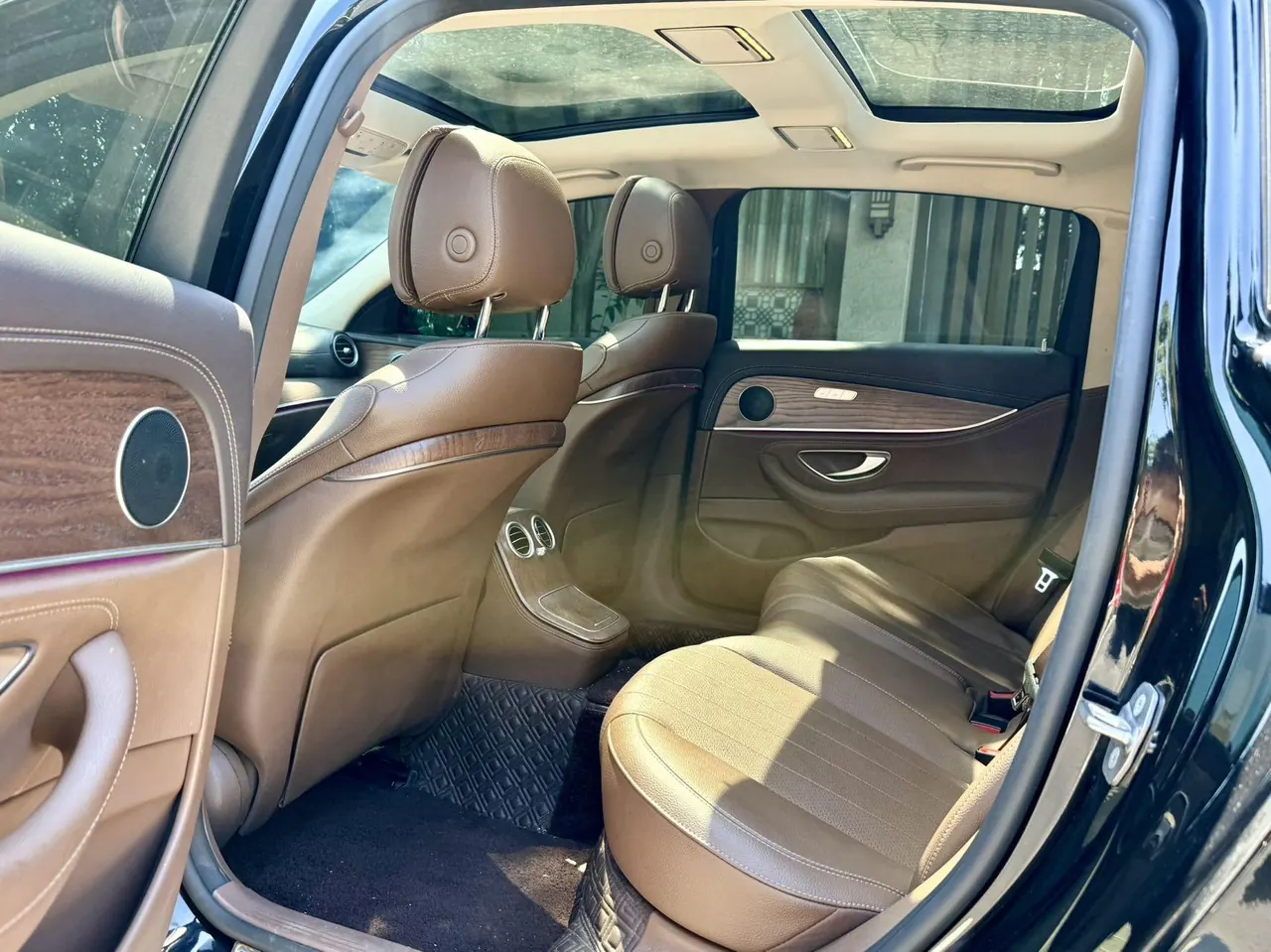 Mercedes Benz E Class 2022 E 300 L 2.0T Fashion (Change 3) Automatic Gear 8