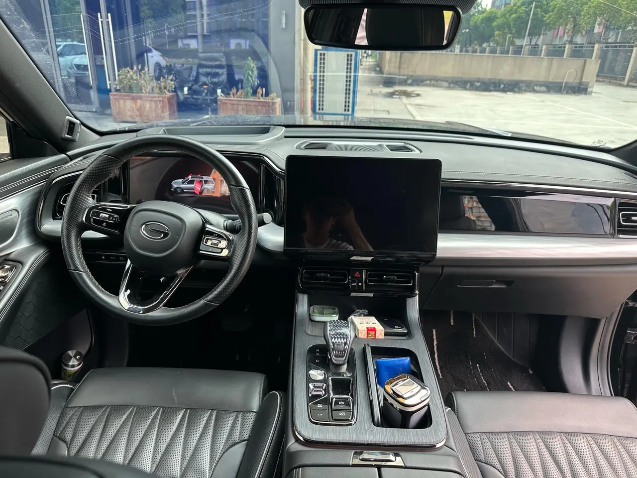 Chuanqi 2022 GS8 Hybrid 2.0TM Stepless Four-wheel Drive Premium Edition Seven-seat Automatic Gear 5