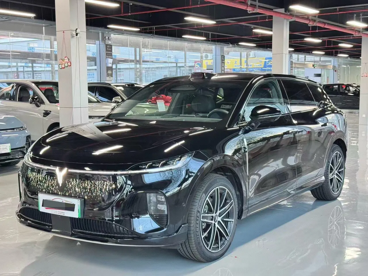 打开图片灯箱:Voyah 2025 bosom friend four-wheel drive dry Kun version automatic gear