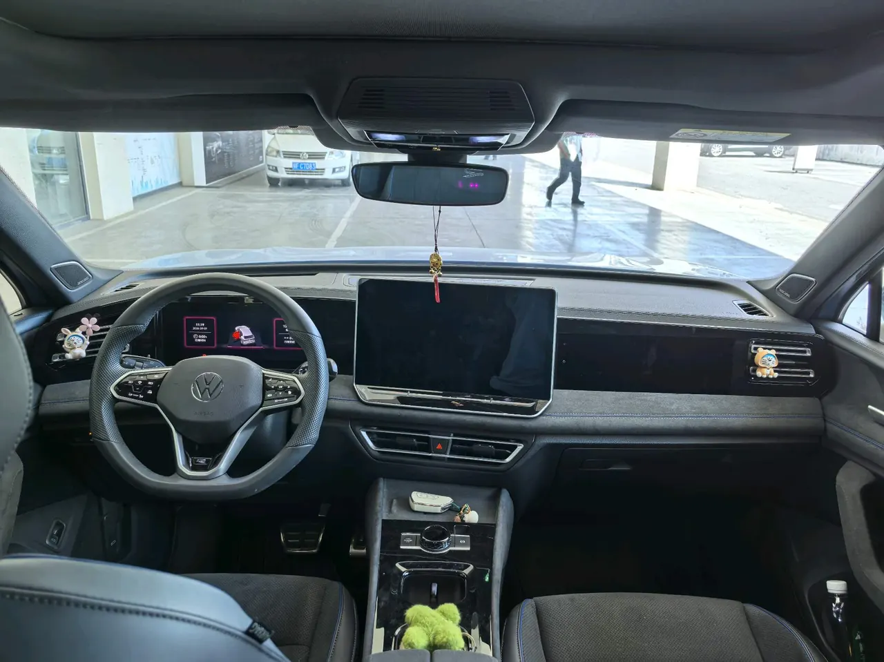 Volkswagen 2024 Tiguan L PRO 2.0TSI 380TSI Four-wheel Drive R-Line Smart Edition Automatic Gear 3