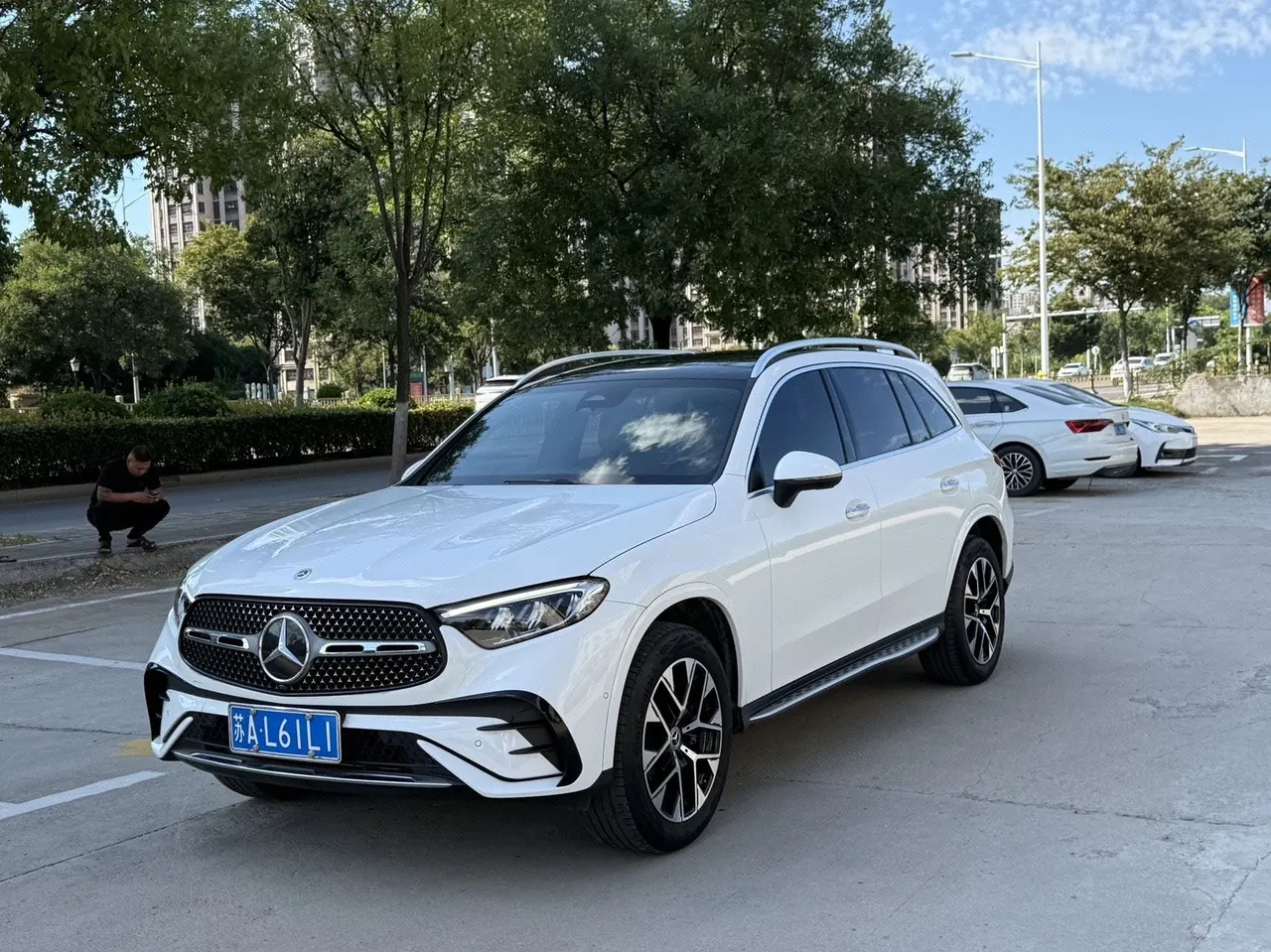 打开图片灯箱:Mercedes Benz 2024 GLC 260 L 4MATIC 48V 2.0T Luxury 5-seat Automatic Gear