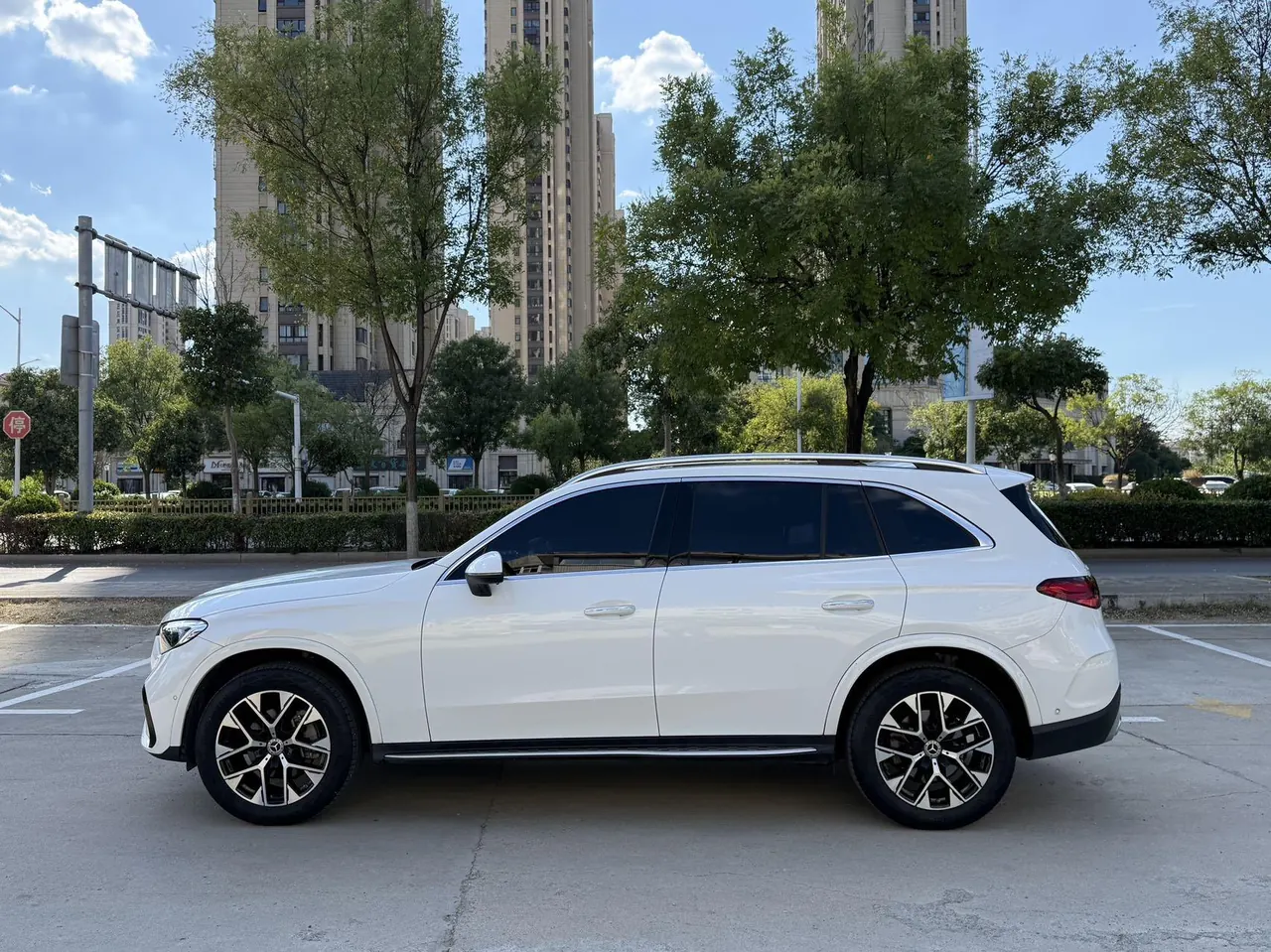 Mercedes Benz 2024 GLC 260 L 4MATIC 48V 2.0T Luxury 5-seat Automatic Gear 4