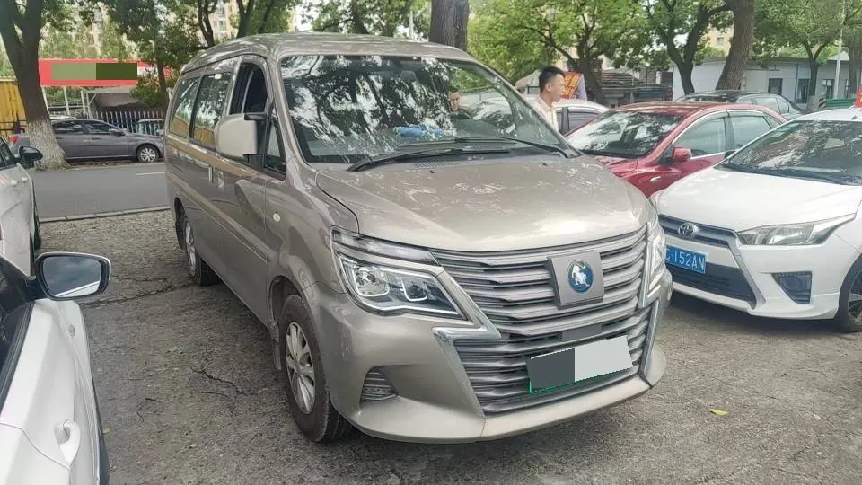 Forthing Lingzhi M5 New Energy 2022 Lingzhi EV Ordinary Edition Basic 9-seat Automatic Gear 2
