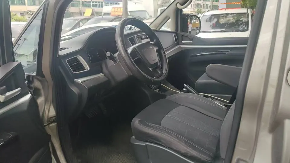 Forthing Lingzhi M5 New Energy 2022 Lingzhi EV Ordinary Edition Basic 9-seat Automatic Gear 8