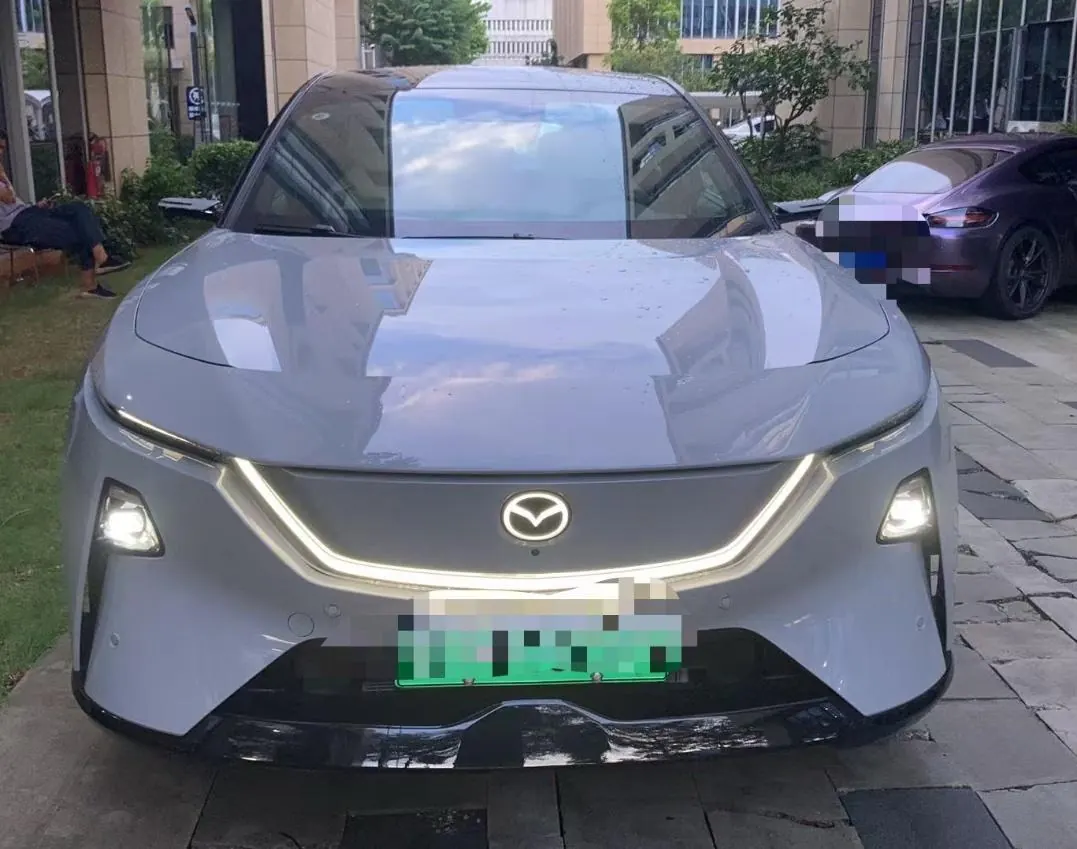Mazda 2025 EZ-60 200 Max automatic gear 2