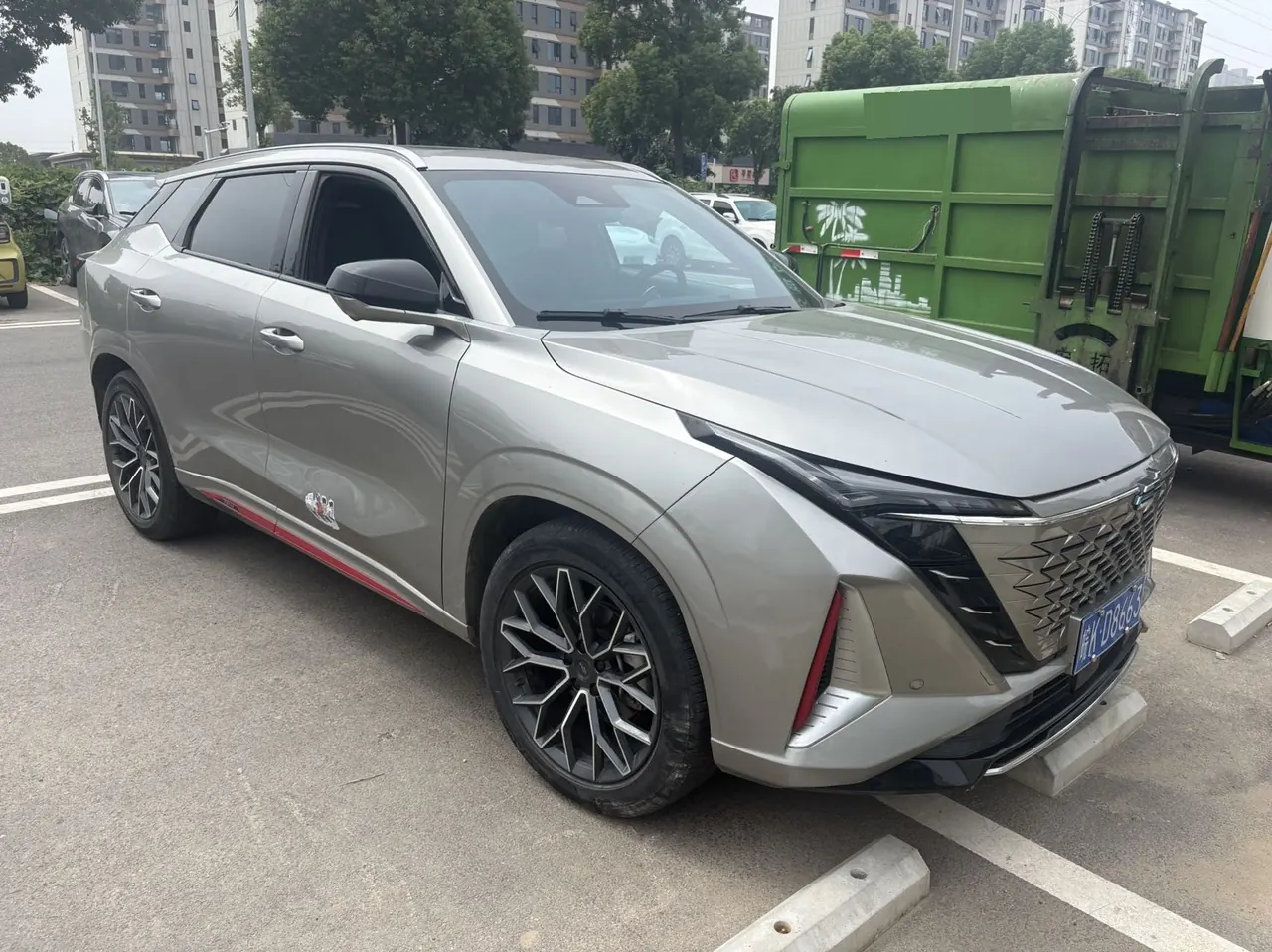 Oshan 2022 Z6 1.5T Blue Whale Smart Collar City Edition Automatic Gear 3