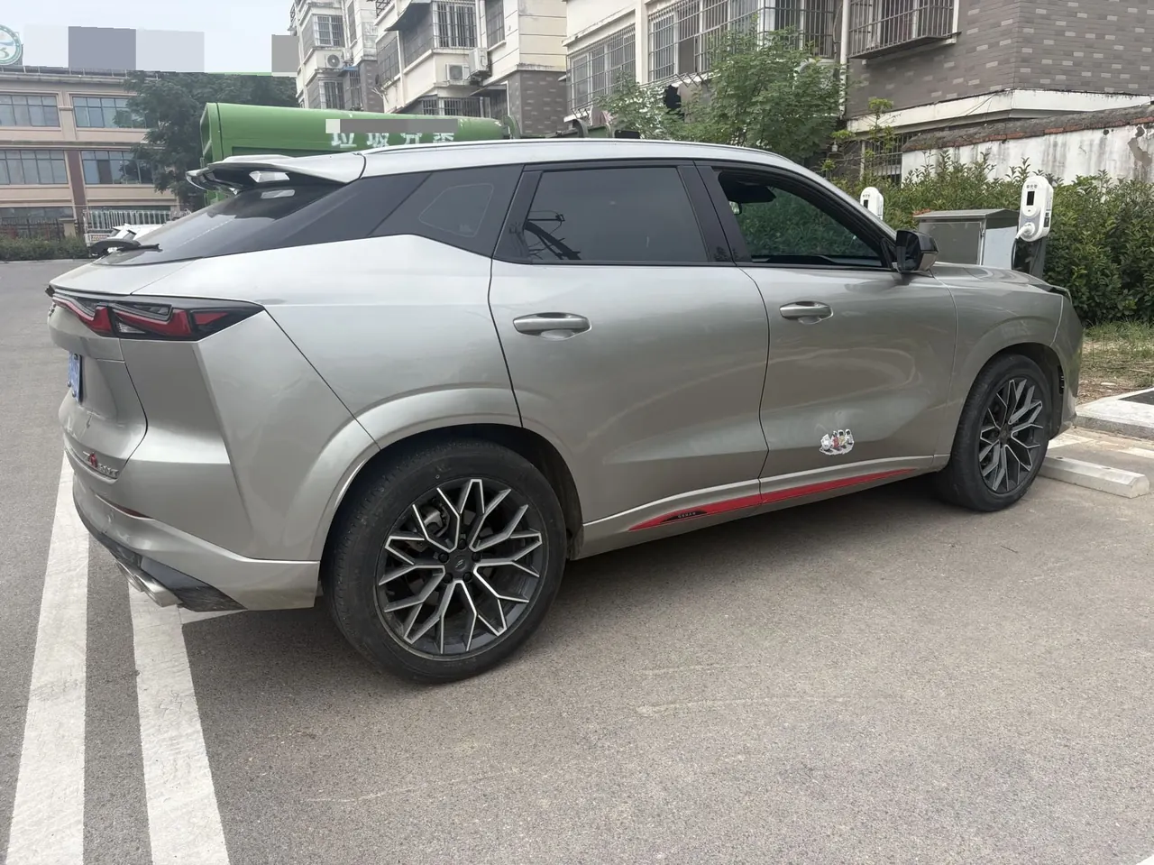 Oshan 2022 Z6 1.5T Blue Whale Smart Collar City Edition Automatic Gear 6
