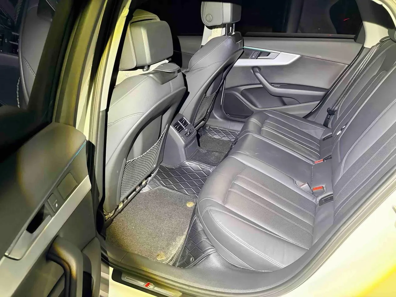 Audi 2020 A4L 2.0TFSI 40TFSI Fashion Dynamic Automatic 3