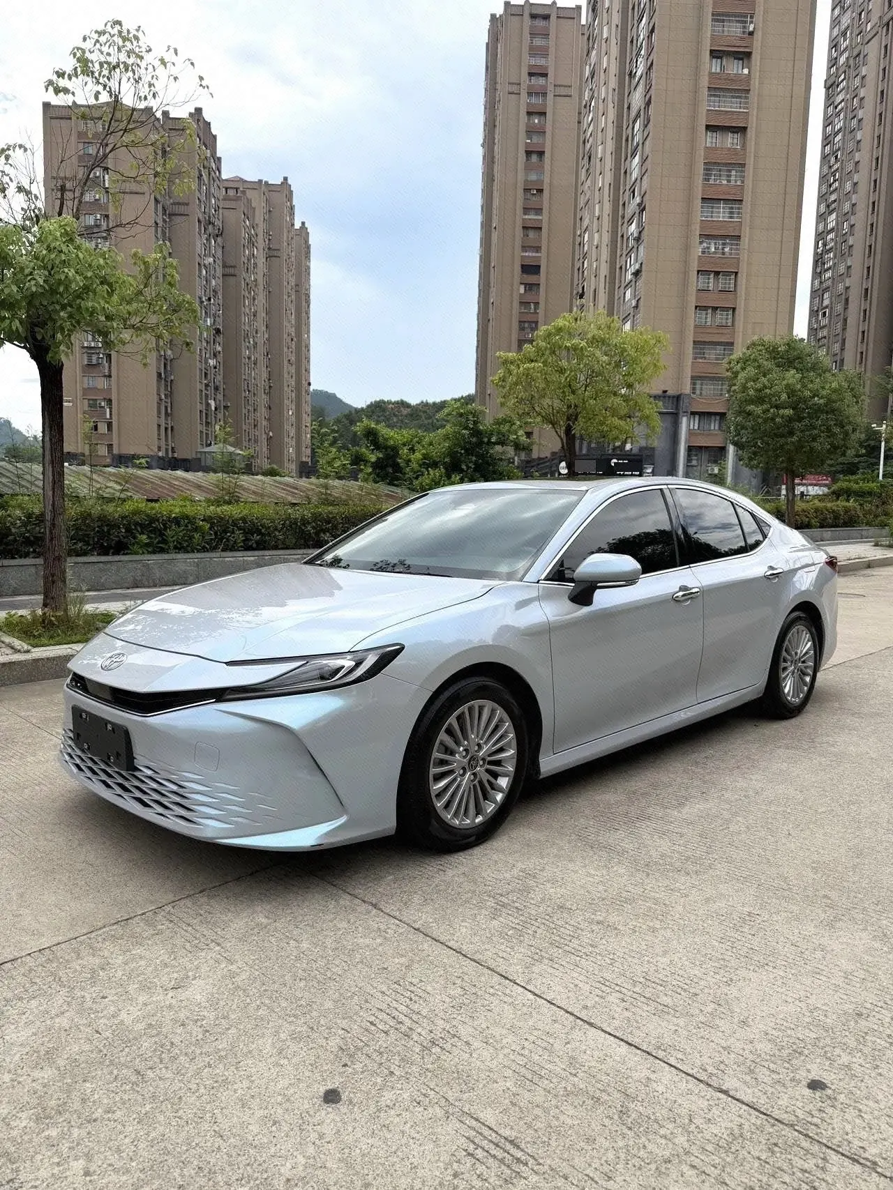 打开图片灯箱:Toyota 2024 Camry 2.0GVP Stepless Deluxe Edition Automatic Transmission