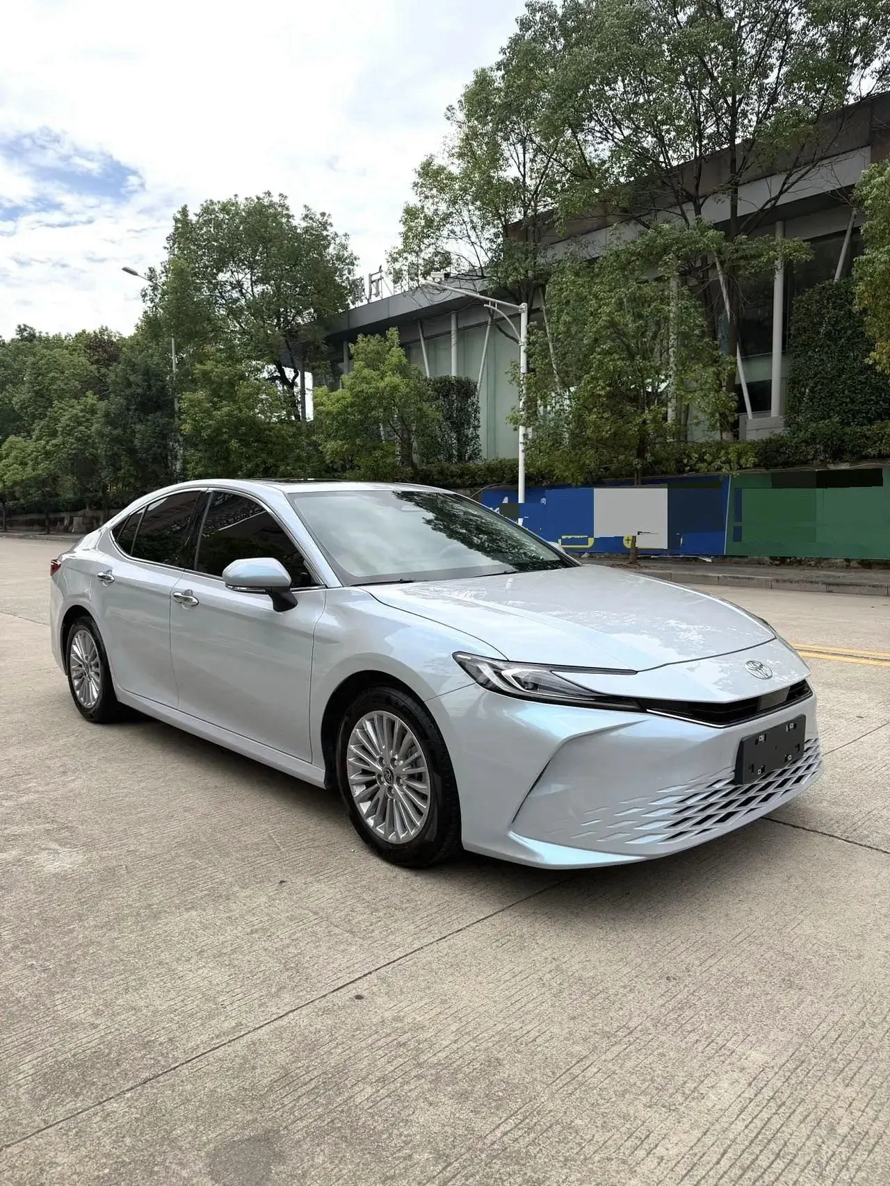Toyota 2024 Camry 2.0GVP Stepless Deluxe Edition Automatic Transmission 7
