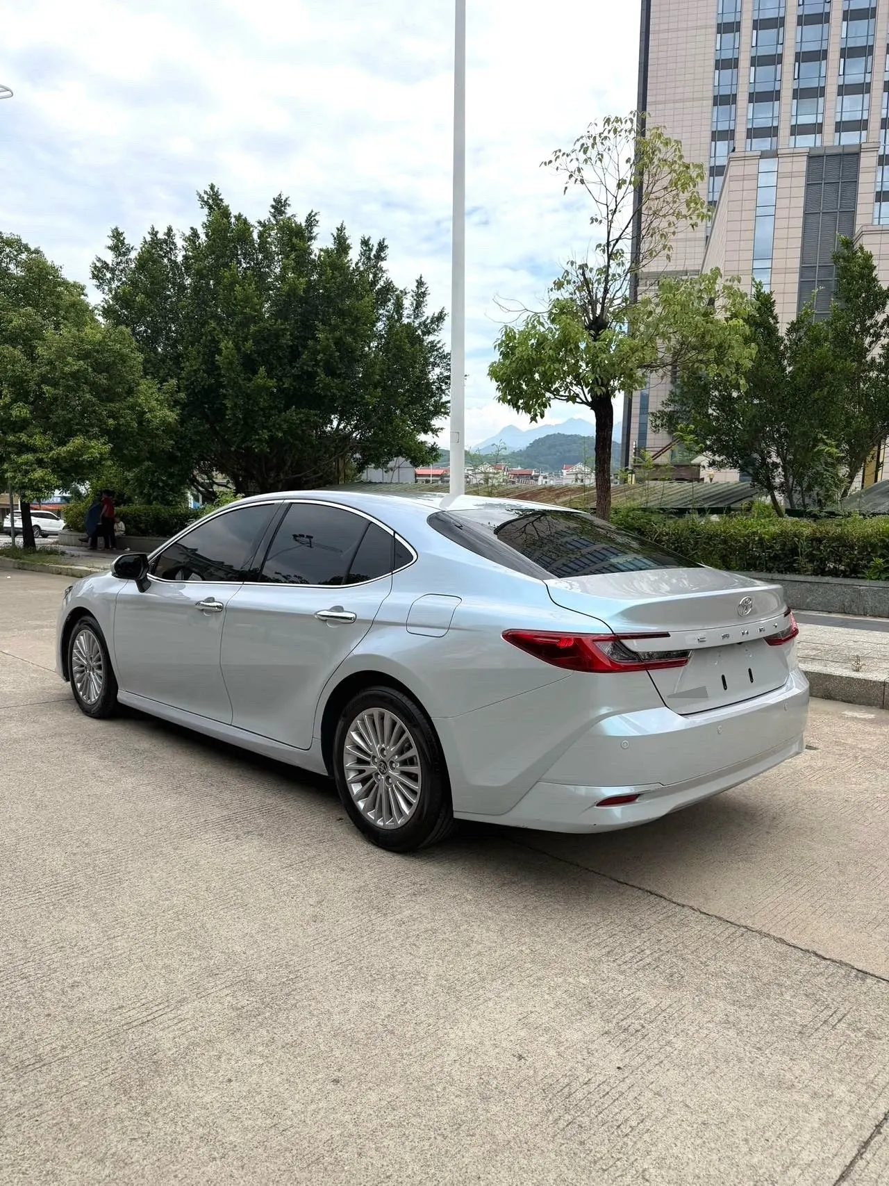 Toyota 2024 Camry 2.0GVP Stepless Deluxe Edition Automatic Transmission 8