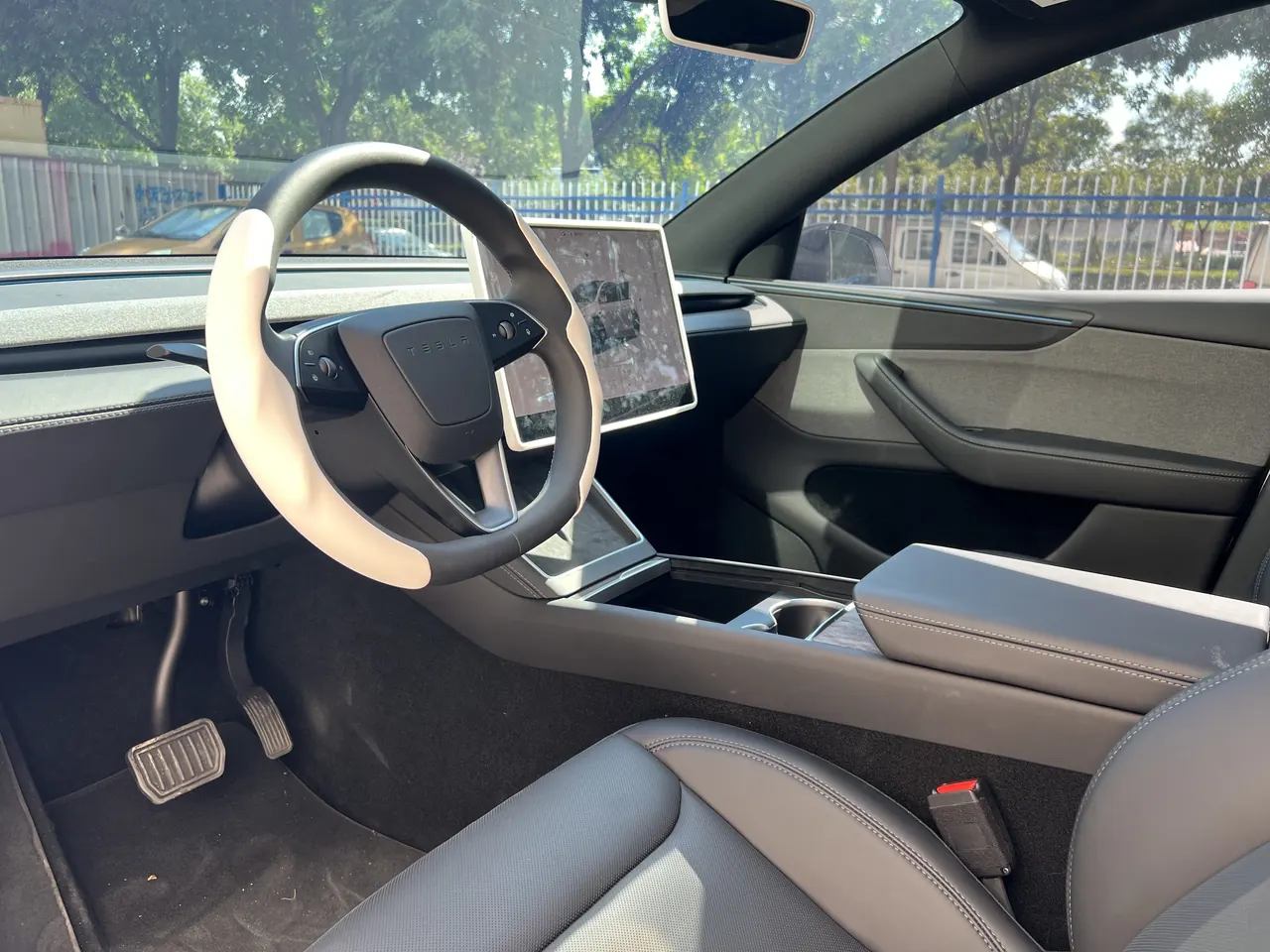 Tesla 2026 Model Y Rear-Wheel-Drive Automatic 4