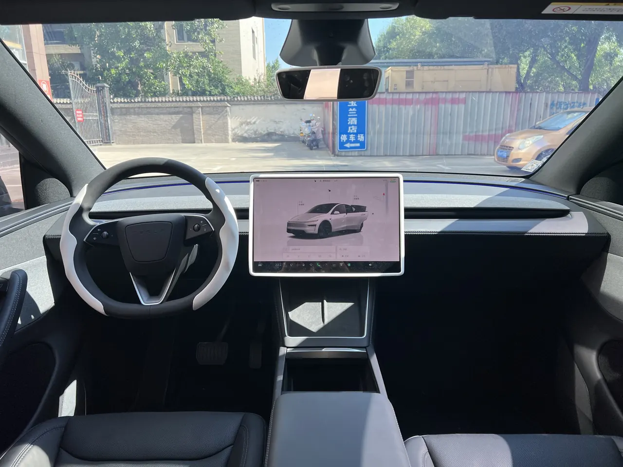 Tesla 2026 Model Y Rear-Wheel-Drive Automatic 7