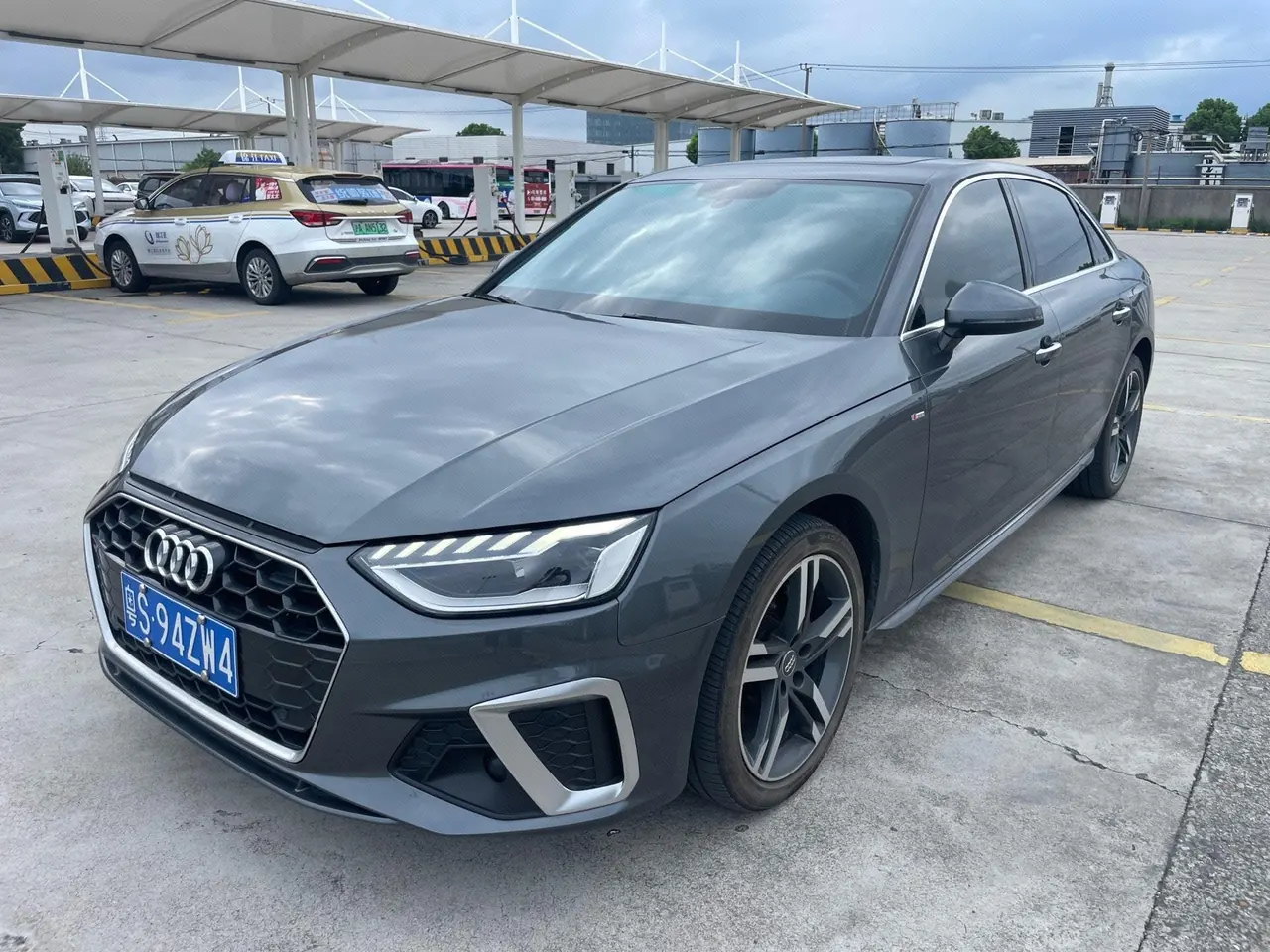 Open image lightbox: Audi 2020 A4L 2.0TFSI 40TFSI Fashion Dynamic Automatic