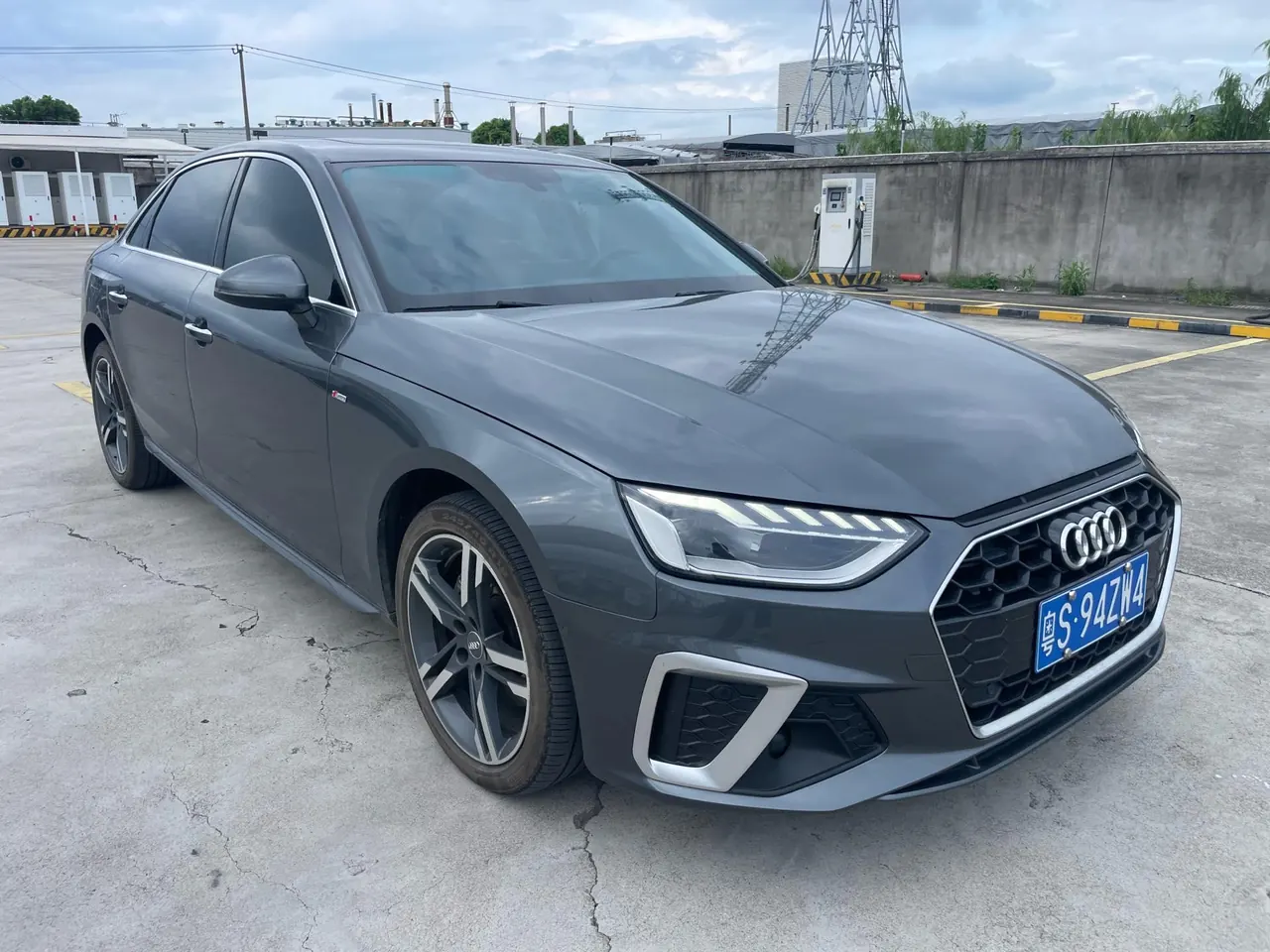 Audi 2020 A4L 2.0TFSI 40TFSI Fashion Dynamic Automatic 3