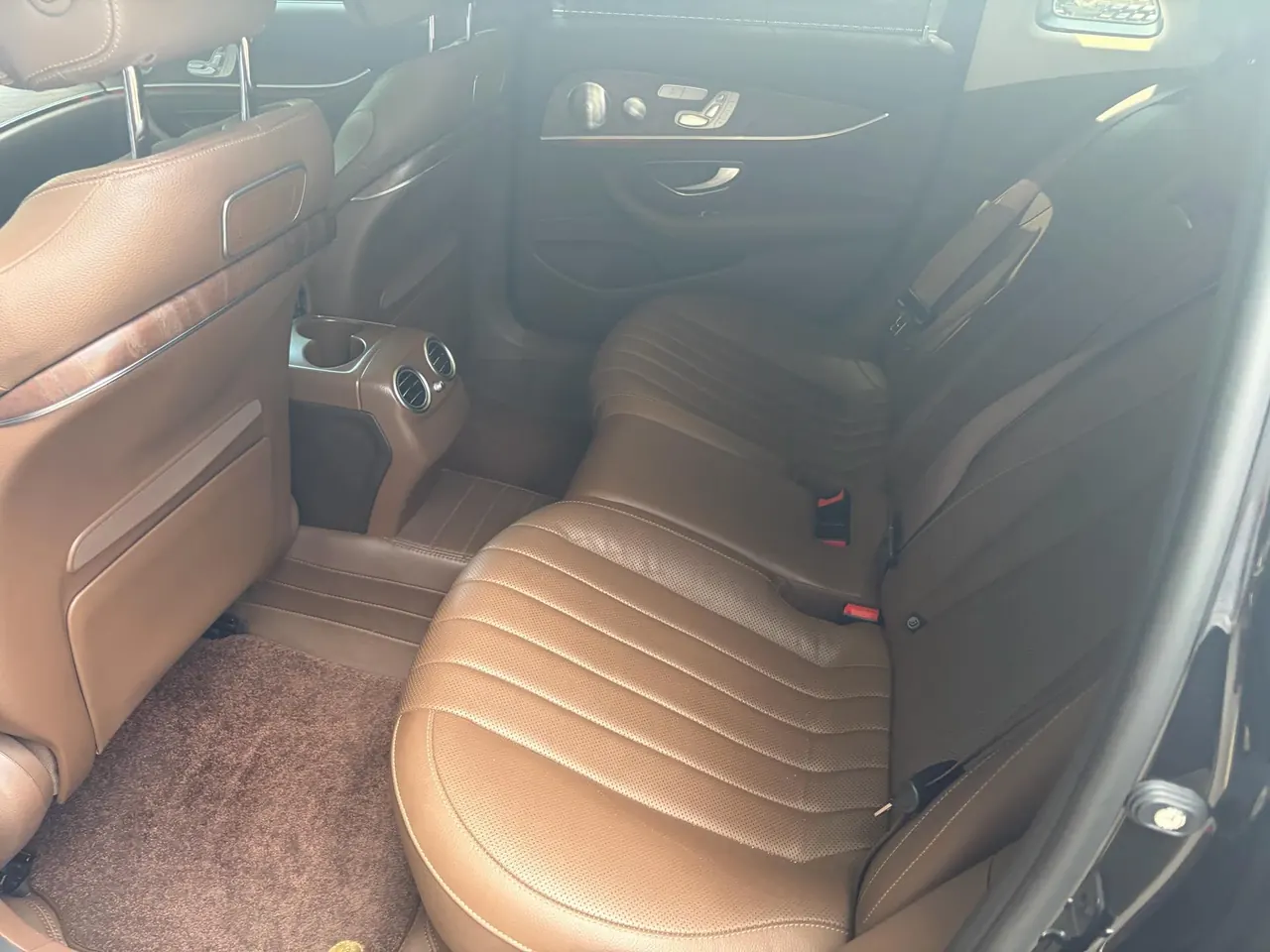 Mercedes Benz E-Class 2020 E 300 L 2.0T Special Edition (Modified) Automatic Gear 4