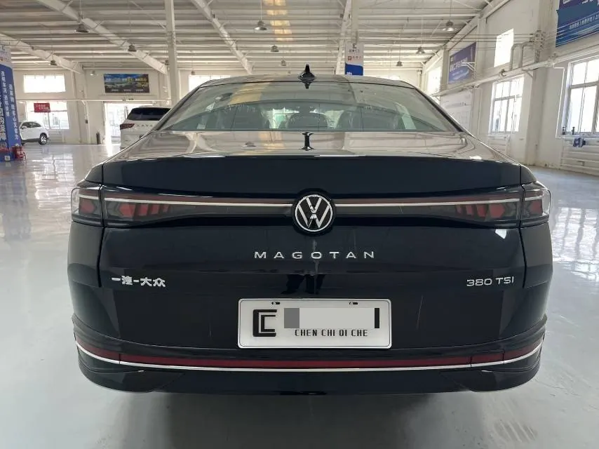 Volkswagen 2026 Magotan 2.0TSI 380TSI Premium Edition Da Mai Bag Automatic Gear 4