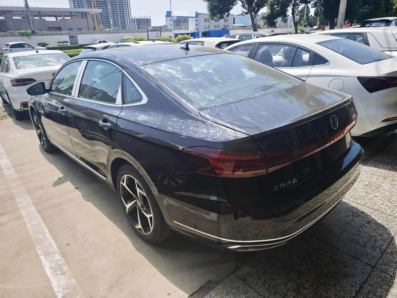 Volkswagen 2026 Passat 2.0TSI 380TSI Subut Longteng Edition Automatic Gear 3