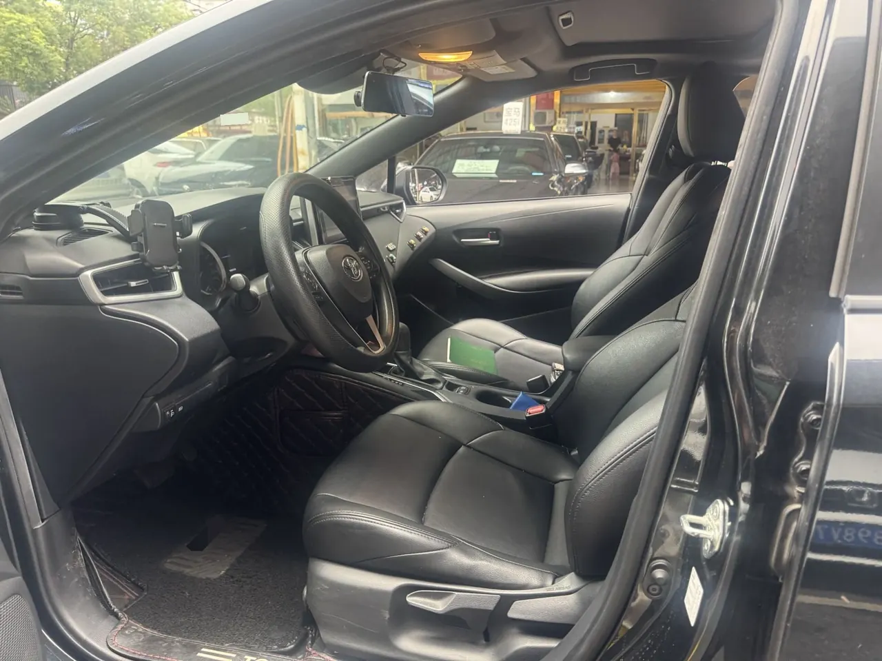 Toyota 2021 Lei Ling 1.2T Stepless 185T Deluxe Automatic Gear 2
