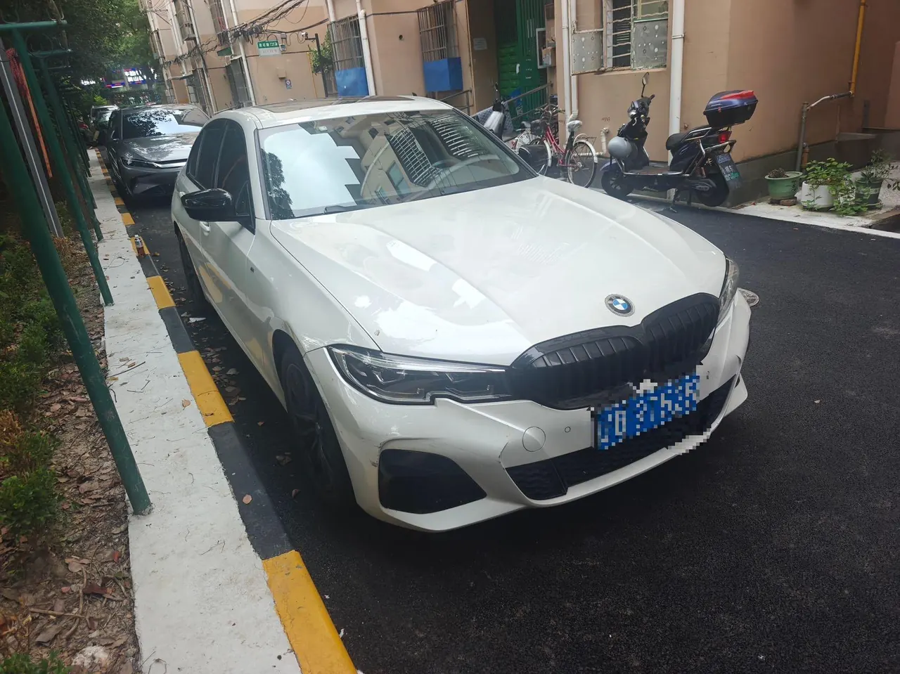 BMW 3 Series 2021 325i 2.0T M Sports Suit (Modified) Automatic Gear 2