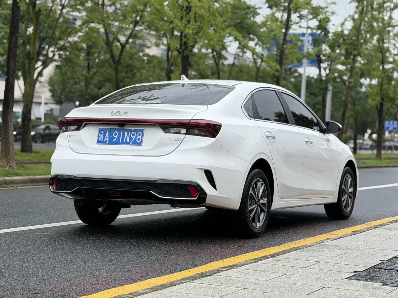 Kia 2023 K3 1.5 Stepless Deluxe Edition Automatic Gear 7