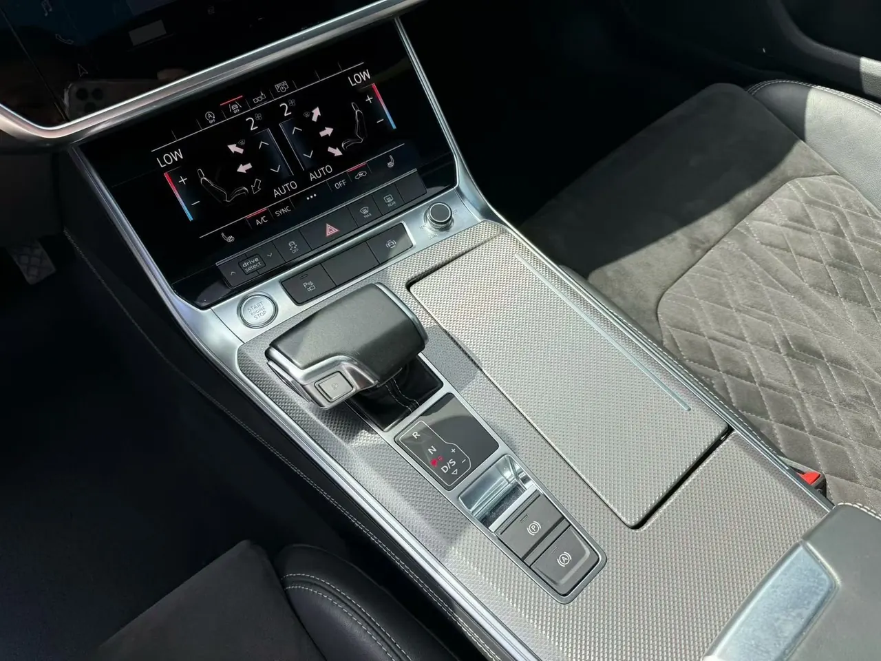 Audi 2020 A6L 48V 3.0TFSI 55TFSI Quattro enjoy dynamic automatic transmission 7