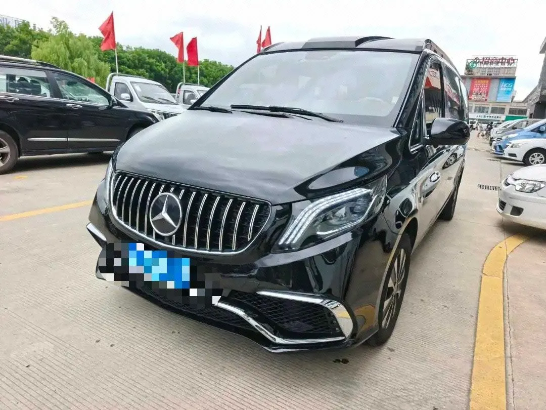 Open image lightbox: Mercedes Benz 2023 Vito 2.0T Business Edition 7-seat Automatic Gear