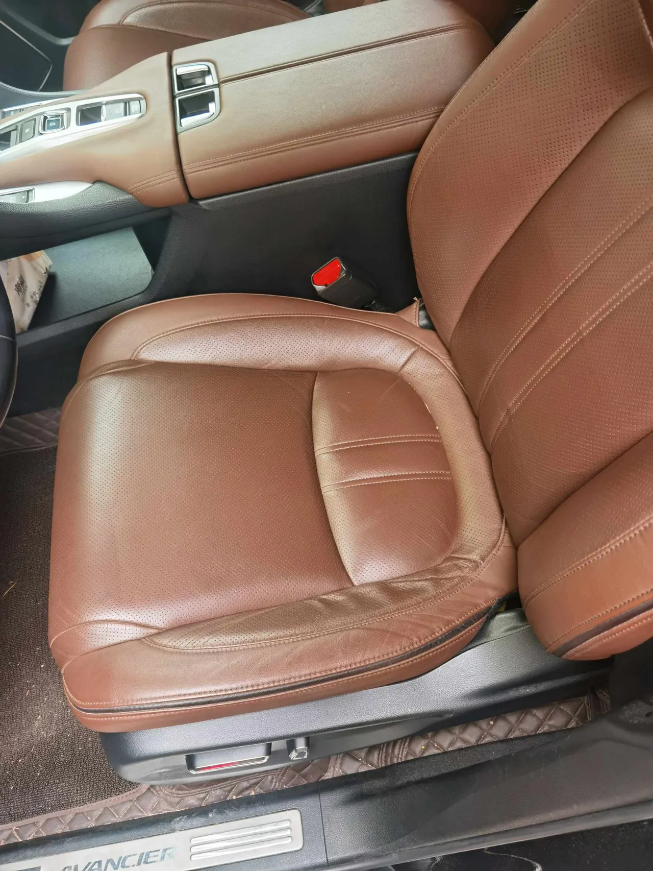 Honda 2020 Crown Road 2.0T 370TURBO Two-Drive Deluxe Automatic Gear 4