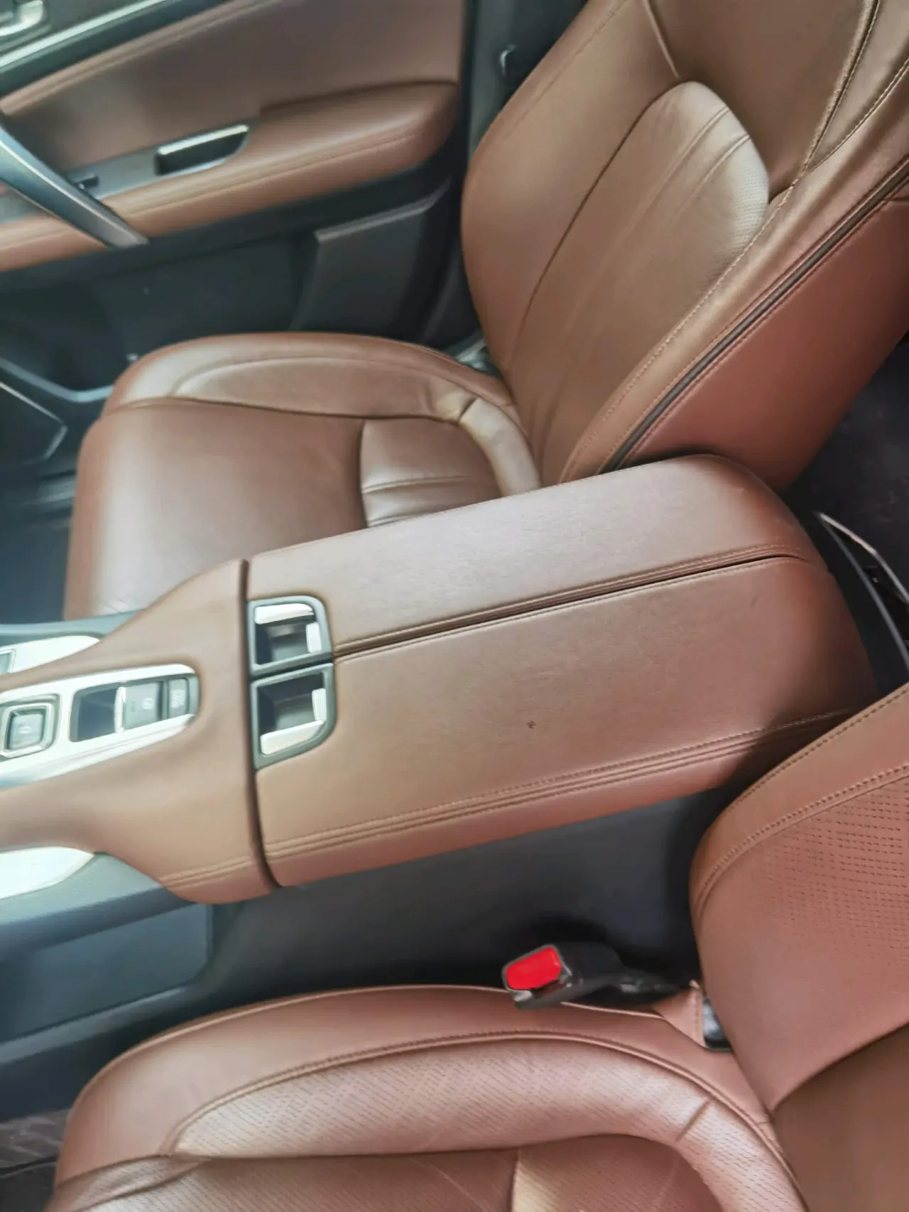 Honda 2020 Crown Road 2.0T 370TURBO Two-Drive Deluxe Automatic Gear 5