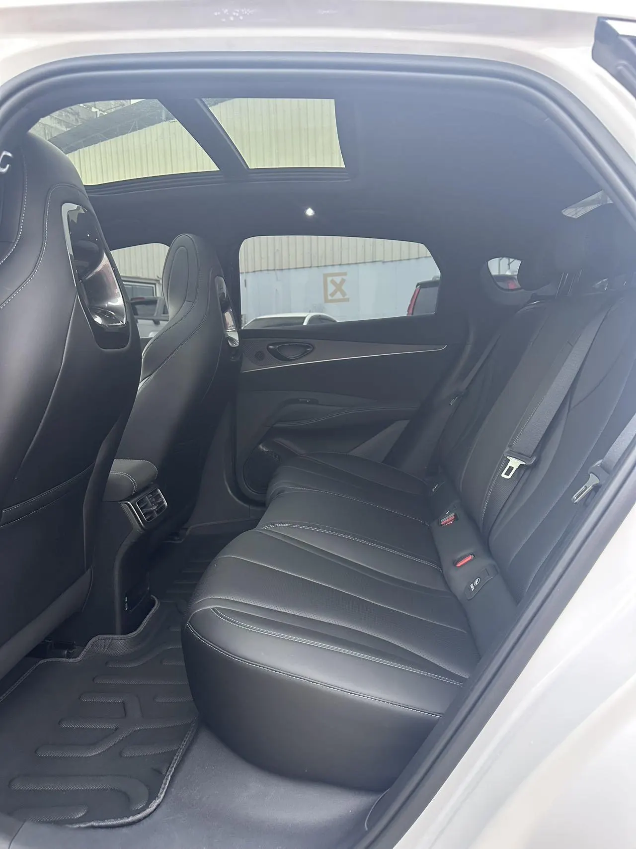 BYD 2025 seals 06 DM-i 1.5 stepless smart driving version 120KM honorable automatic gear 9