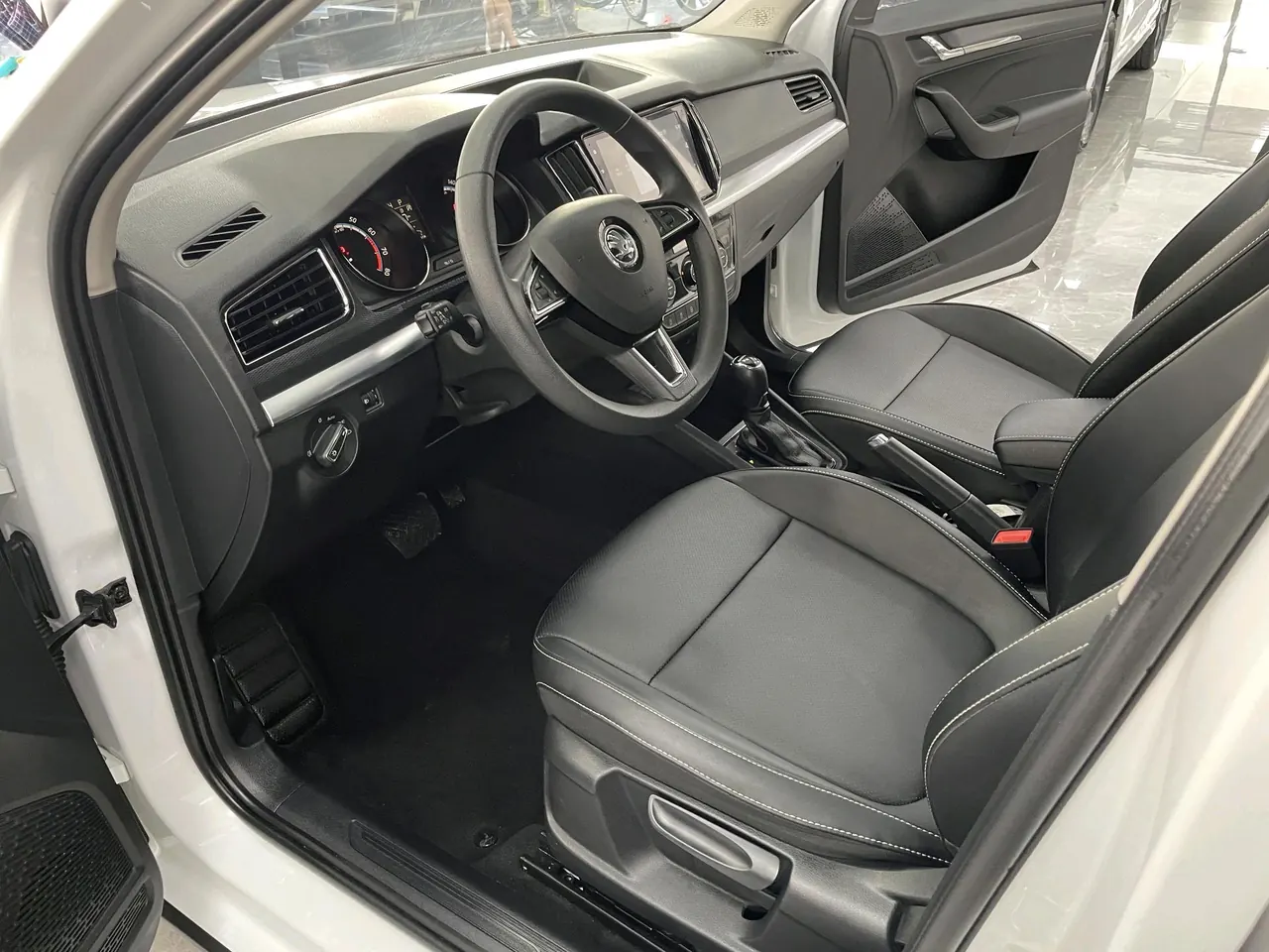 Skoda 2023 Comic 1.5 Comfortable Edition (Modified) Automatic Gear 4