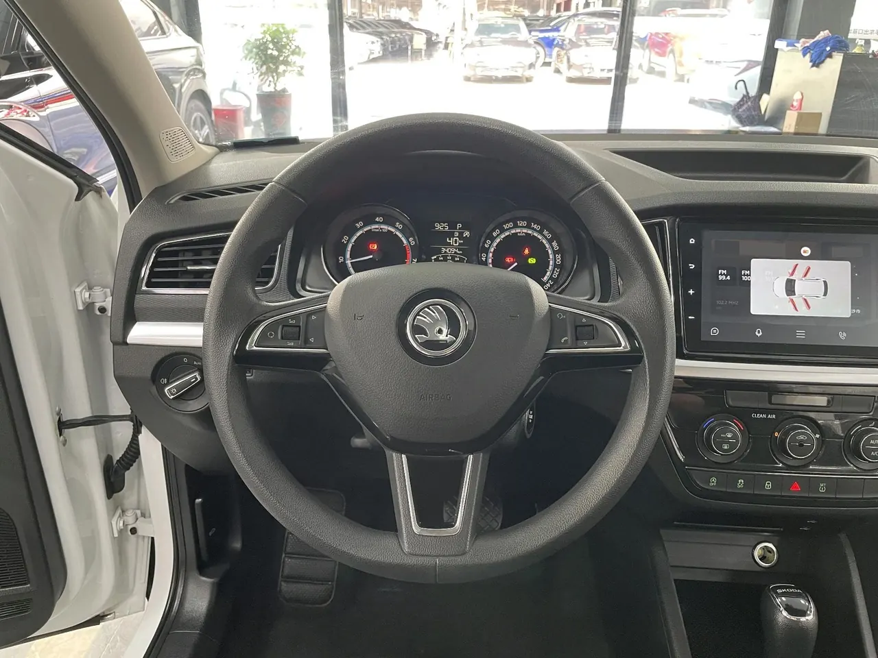 Skoda 2023 Comic 1.5 Comfortable Edition (Modified) Automatic Gear 7