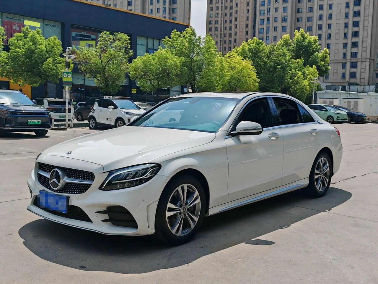 打开图片灯箱:Mercedes Benz Class C 2020 C 200 L 1.5T Dynamic Sports Edition Automatic Gear