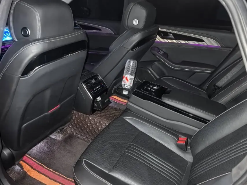 HongQi 2020 H9 2.0T Zhilian Flag Edition Automatic Gear 5