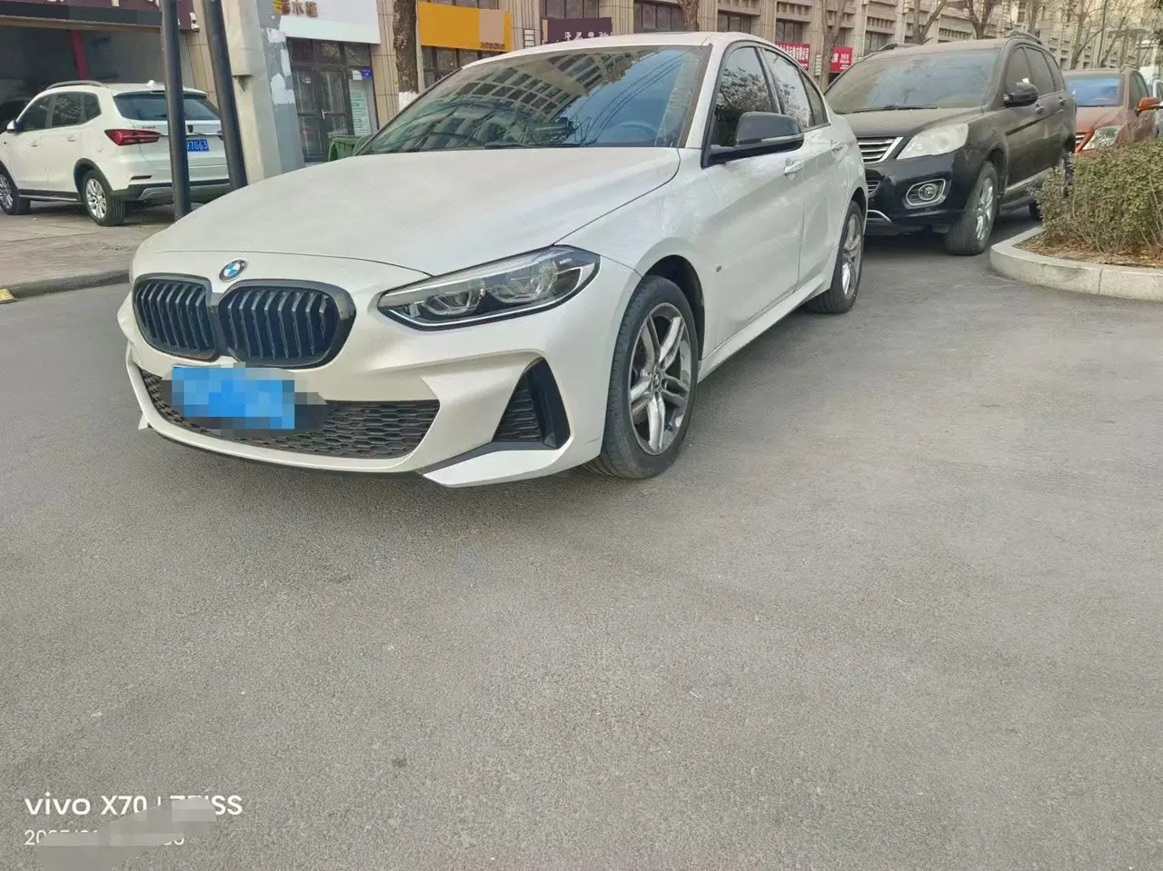 打开图片灯箱:BMW 1 Series 2023 120i 1.5T M Sports Obsidian Night Edition Automatic Gear