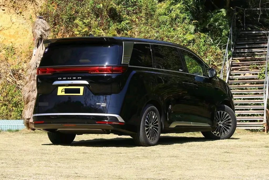 Denza 2025 Denza D9 DM-i 1.5T stepless intelligent driving version 1020 four-wheel drive flagship automatic gear 9