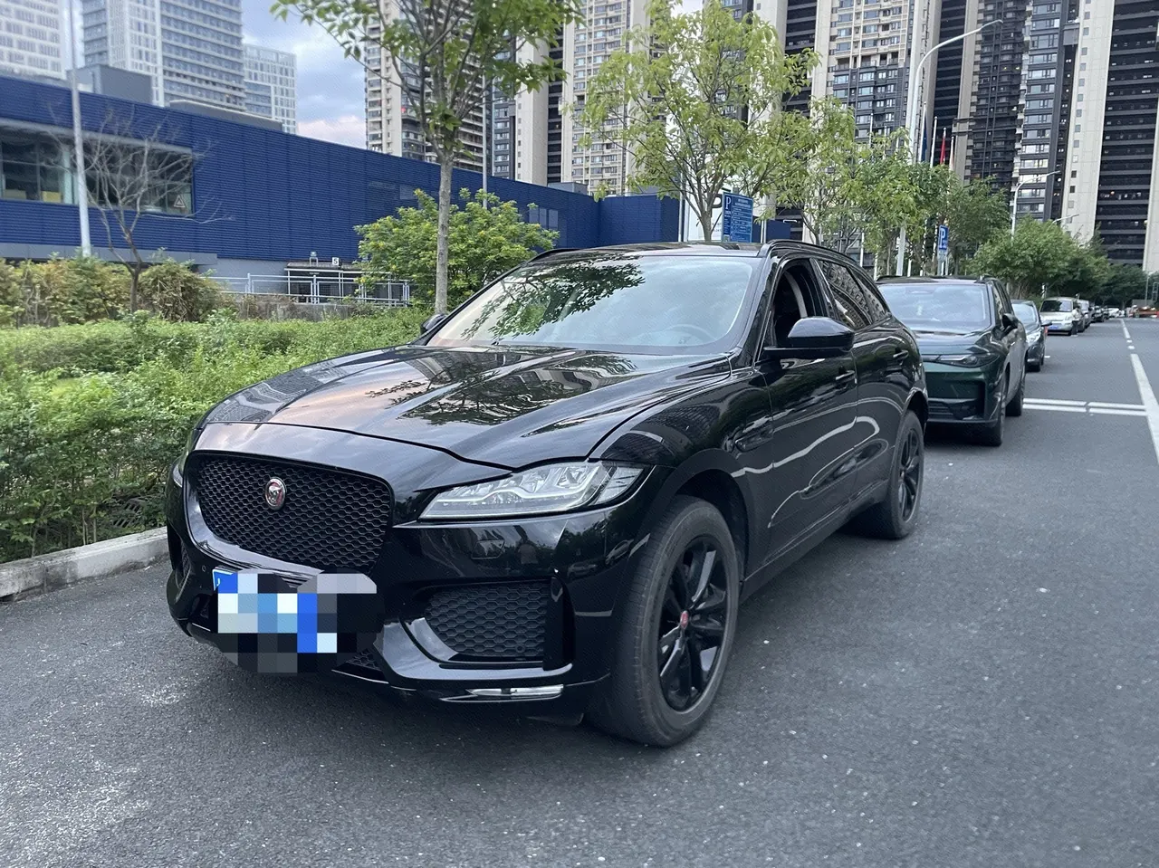 Jaguar F-PACE (Imported) 2020 F-PACE 2.0T Flag Edition Automatic Gear - View 1