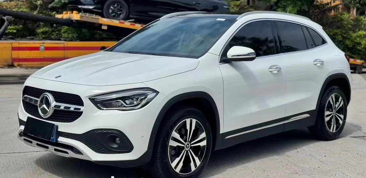 Open image lightbox: Mercedes Benz 2020 GLA 200 1.3T automatic gear