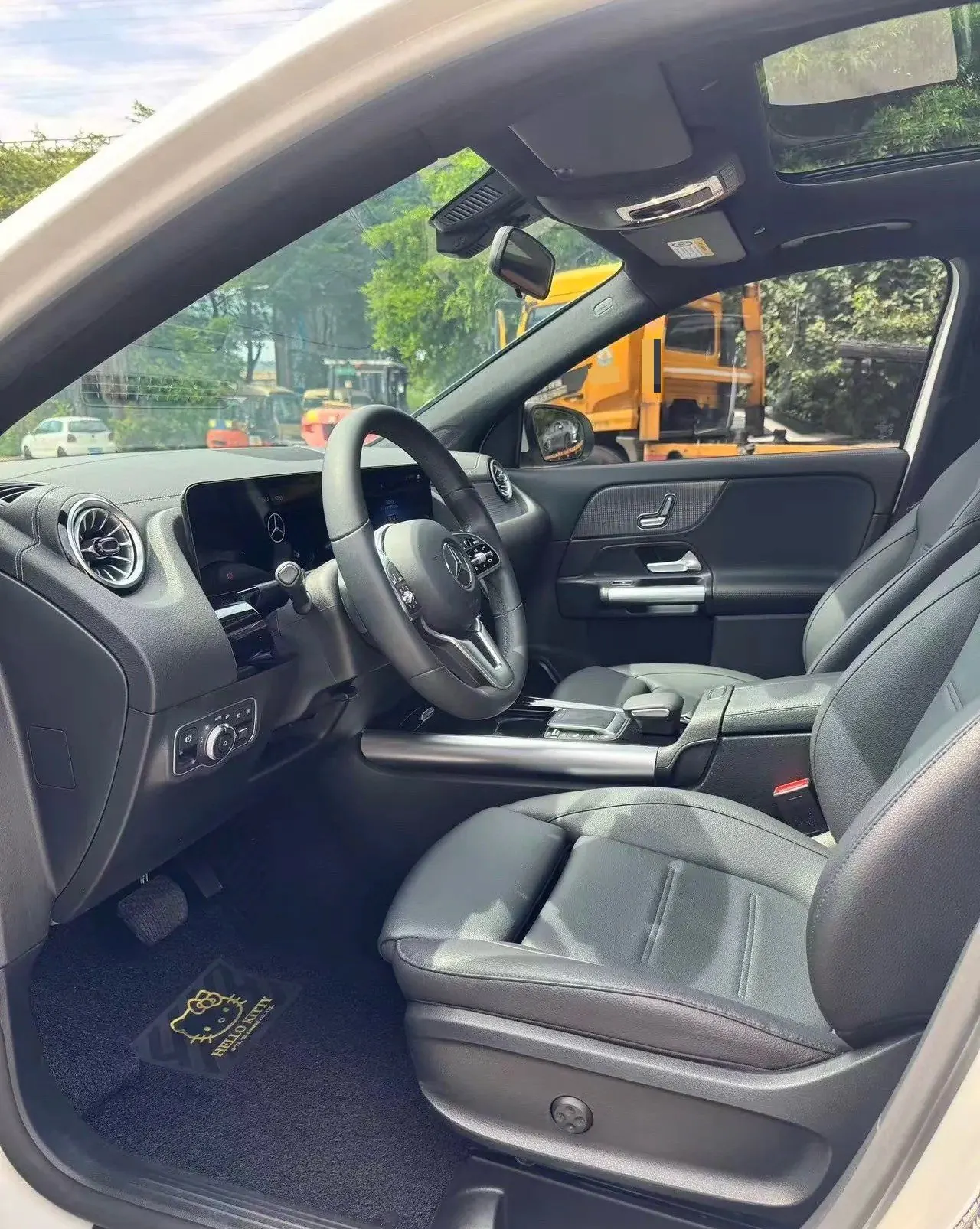 Mercedes Benz 2020 GLA 200 1.3T automatic gear 5