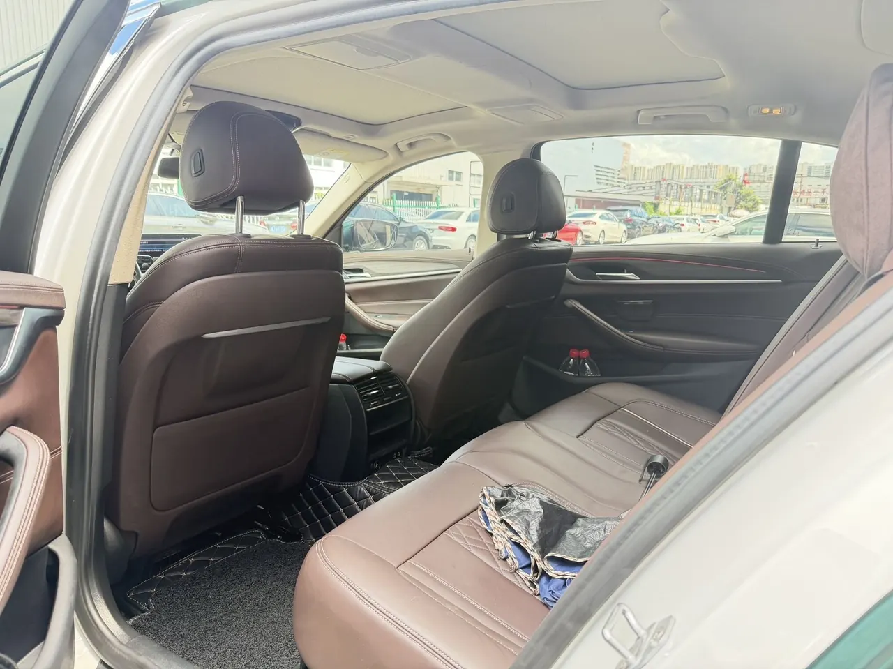 BMW 5 series new energy 2020 530Le 2.0T mileage upgraded luxury package automatic gear 3