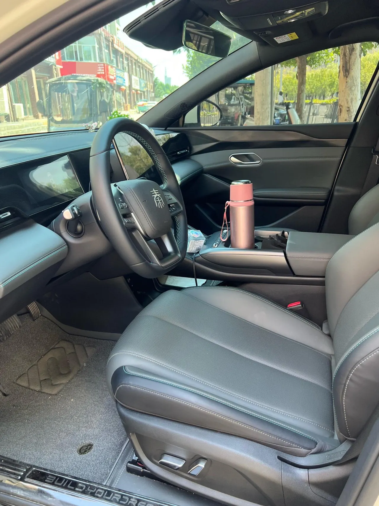 BYD 2025 Qin L EV 470KM Leading Automatic Gear 3