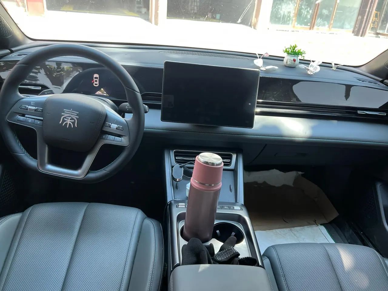 BYD 2025 Qin L EV 470KM Leading Automatic Gear 5
