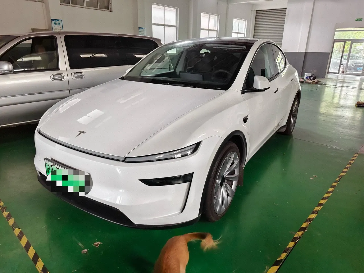 Open image lightbox: Tesla 2025 Model Y long endurance all-wheel drive version (modified) automatic gear