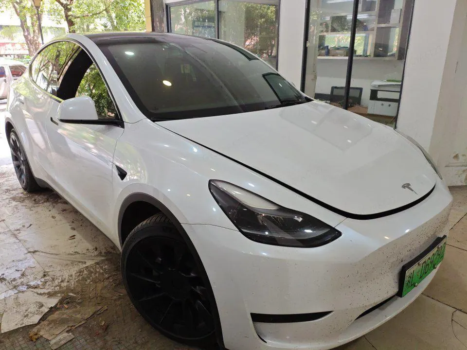 Tesla 2022 Model Y rear-wheel drive version (facelift) automatic gear 2