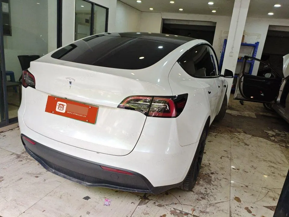 Tesla 2022 Model Y rear-wheel drive version (facelift) automatic gear 3