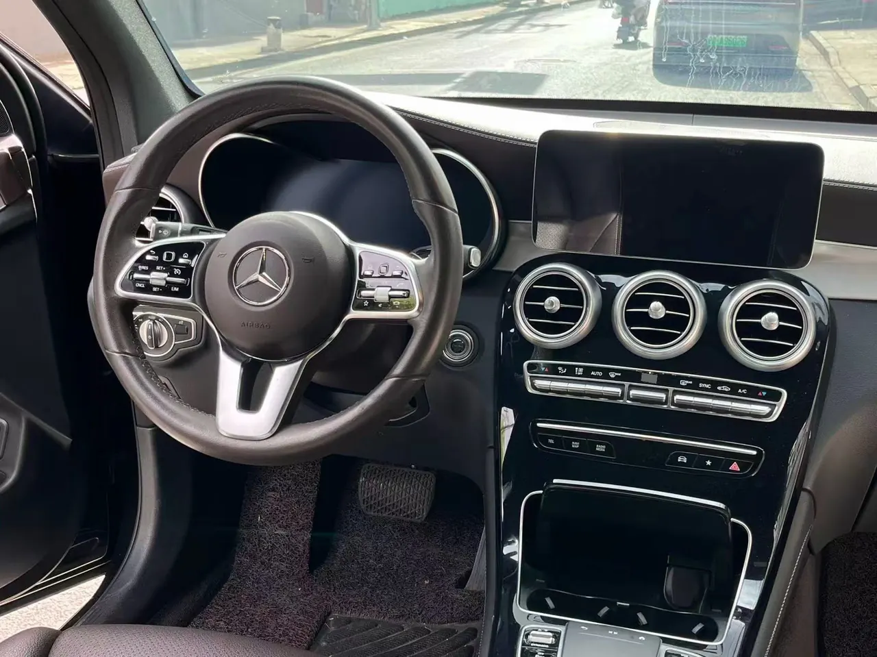 Mercedes Benz 2022 GLC 260 L 4MATIC 2.0T Dynamic (Change 2) Automatic Gear 6