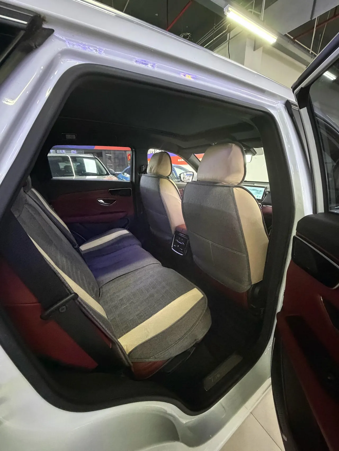 Jetour 2025 X70 PLUS 1.5T Deluxe Edition 5-seat Automatic Gear 6